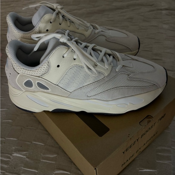 Yeezy 700